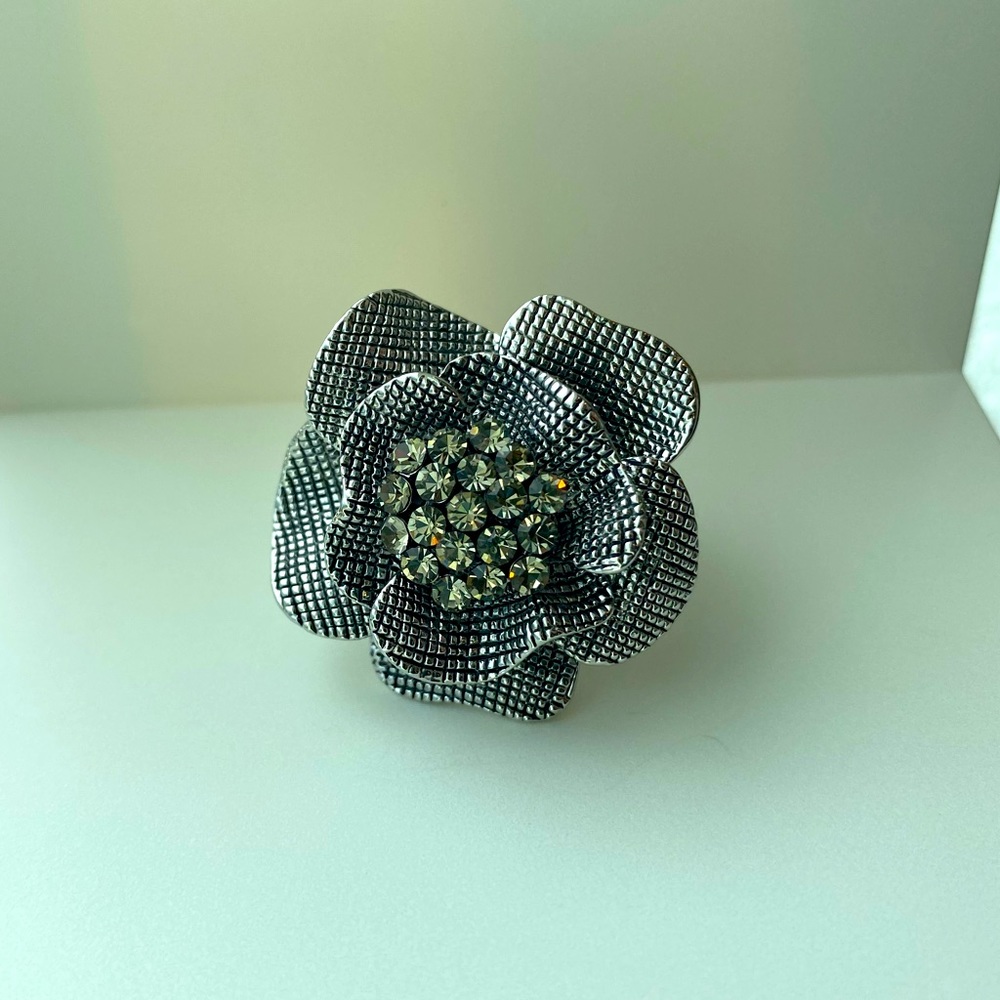 Floral silver rhinestone flower ring adjustable